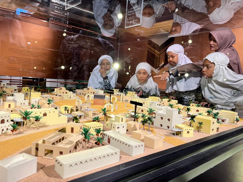 MI'RAJ JOUNEY KE MESJID AL JABAR